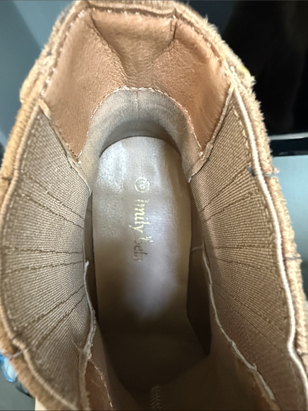 Women's Pointed Toe Suede Ankle Boots - Tan size 8 - Picture 5 of 6